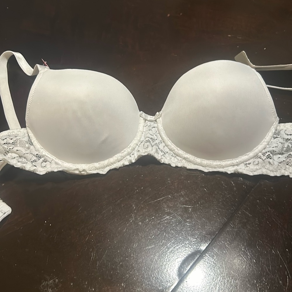 Lily of France white push up bra 34C NWT
